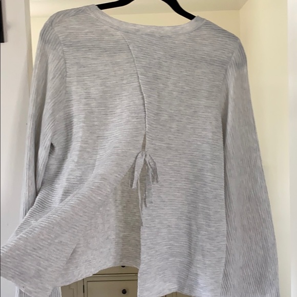 Designer, super soft sweater - Picture 2 of 2